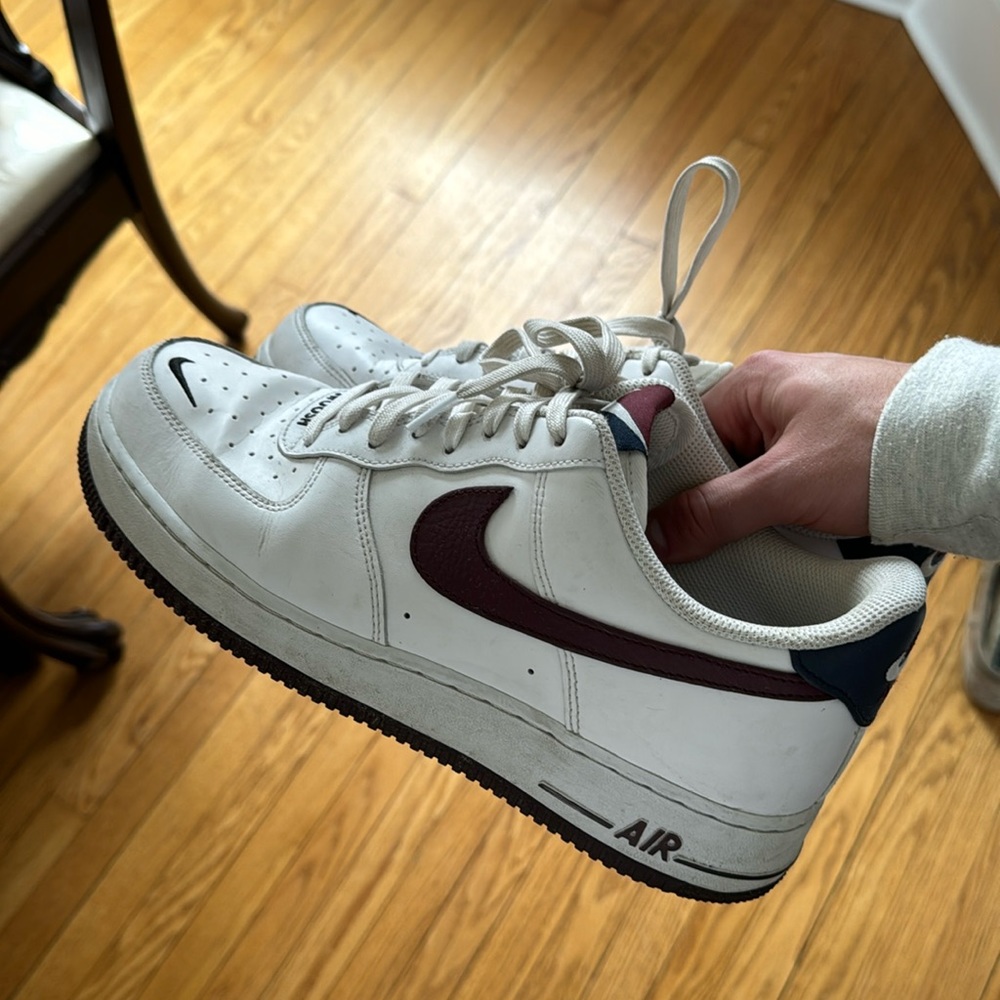 MEN NIKE AIR FORCE 10.5